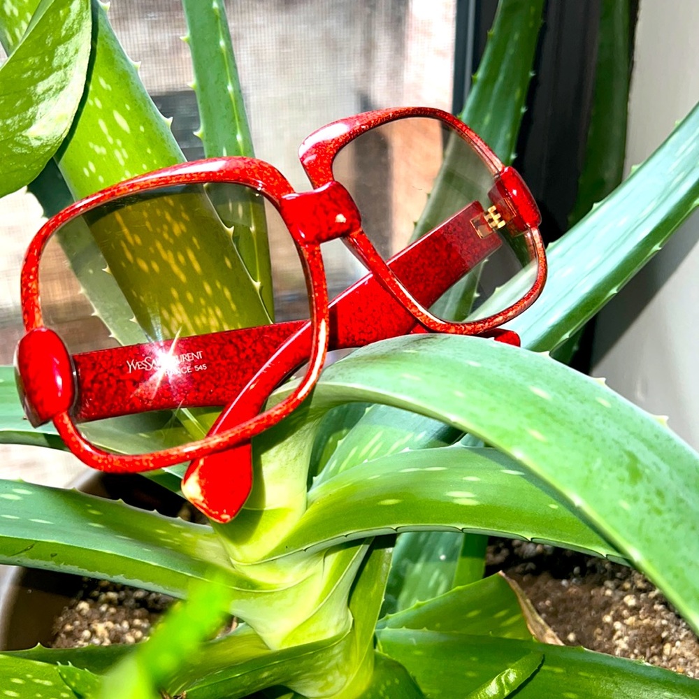 VINTAGE YVES SAINT LAUREN 541 LIGHT RED
